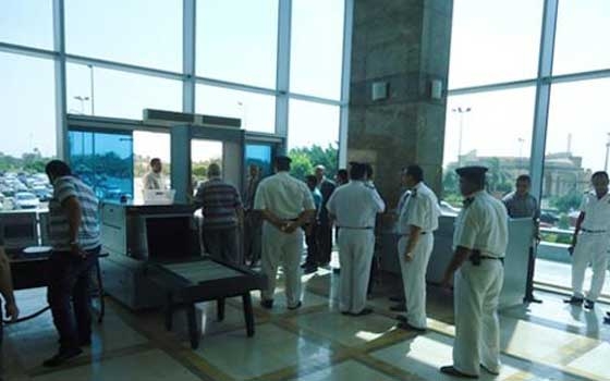   مصر اليوم - أمن مطار القاهرة الدولي يرحل عراقيين إلى بلدهما