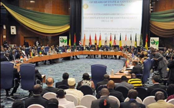   مصر اليوم - دول الإيكواس متفائلة بشأن إمكانية تطبيق العملة الموحدة عام 2015