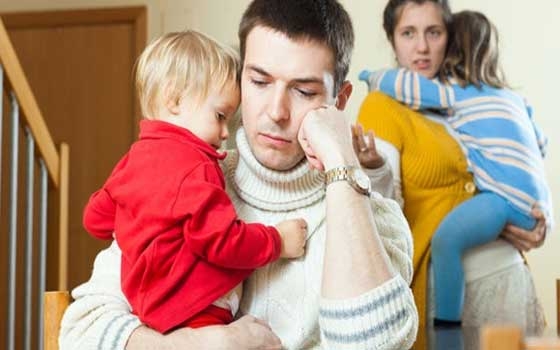   مصر اليوم - الطفل الأزرق الذى كان يصيب الأمهات انتقل إلى الأباء