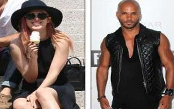 مصر اليوم - ابنة بروس ويليس تواعد الممثل ريكي ويتل