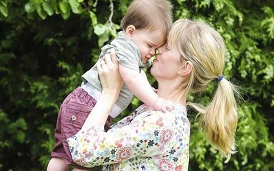   مصر اليوم - بريطانية تنجب طفلها بعد أسبوع من إصابتها بالشلل