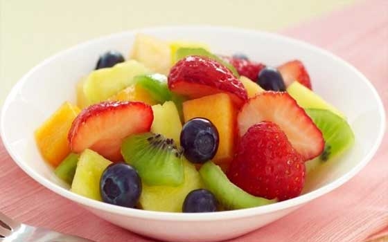   مصر اليوم - سلطة الفواكه بالفانيليا وعسل النحل