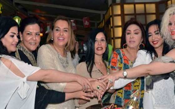   مصر اليوم - نبيلة عبيد ورانيا فريد شوقي تحتفلان بعيد ميلاد سهير جودة