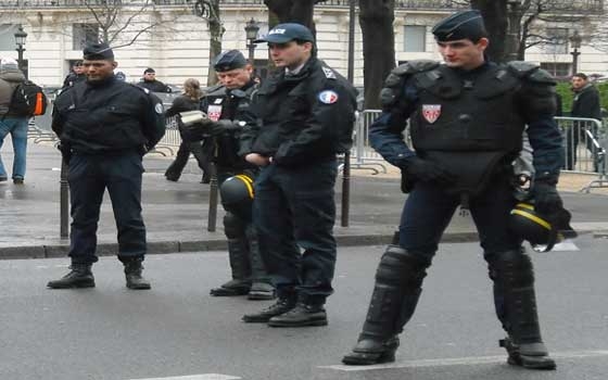 مصر اليوم - شرطة باريس تمنع تظاهرة احتجاجية مؤيدة للفلسطينيين