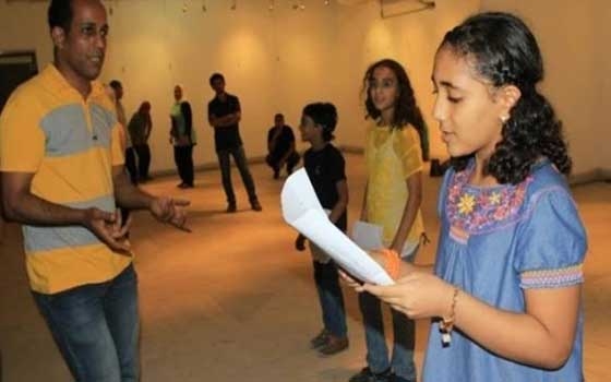   مصر اليوم - عودة المرايا على مسرح الحديقة الثقافية في السيدة زينب