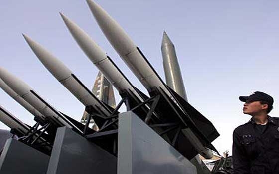   مصر اليوم - كوريا الشمالية تطلق قذيفتين قصيرتي المدى في البحر الشرقي