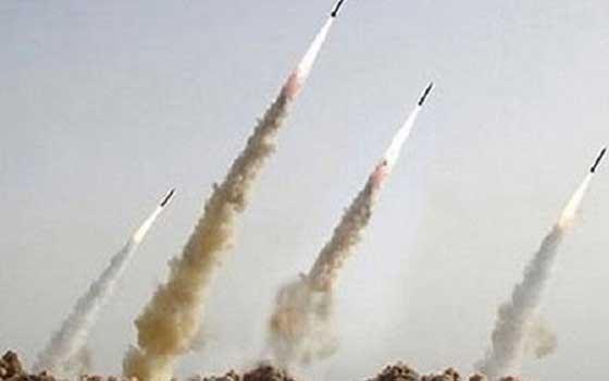   مصر اليوم - حماس تكثف إطلاق الصواريخ وإسرائيل تقول إنها جاهزة للتصعيد