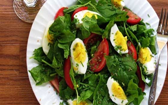   مصر اليوم - دراسة: السلطة الخضراء والسبانخ أغنى أغذية لفيتامين ك