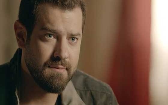   مصر اليوم - عمرو يوسف ينتهي من عد تنازلي بعد 5 أيام