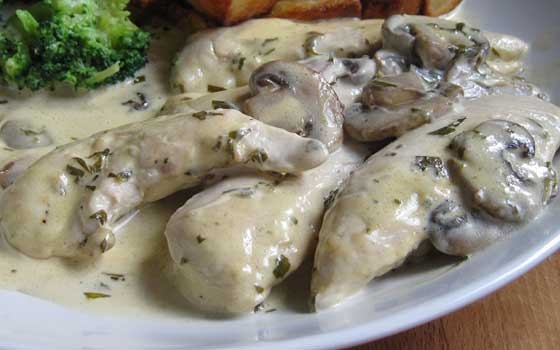   مصر اليوم - قطع الدجاج بالكريمة و المشروم