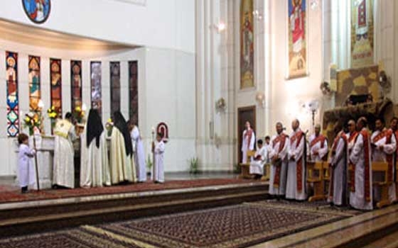   مصر اليوم - الكنيسة القبطية تنظم حفل افطار للمصريين في بيت العائلة المصرية