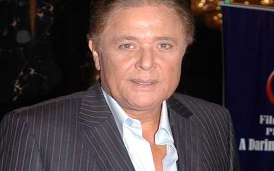   مصر اليوم - محمود عبد العزيز يحفظ ماء وجه النجوم الكبار في دراما رمضان