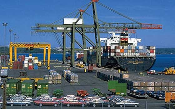   مصر اليوم - ميناء سفاجا يستقبل 1150 راكبًا و58 شاحنة بضائع