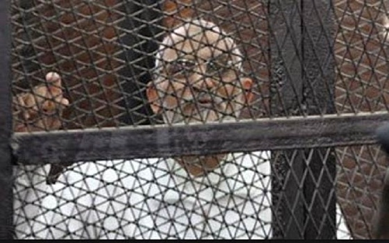   مصر اليوم - استئناف محاكمة بديع و50 إخوانيًا في عمليات رابعة اليوم