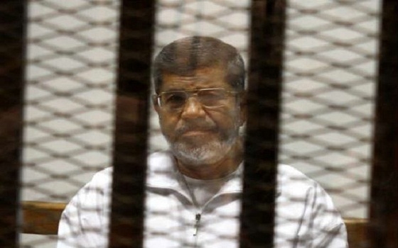   مصر اليوم - استئناف محاكمة مرسي اليوم في قضية وادي النطرون