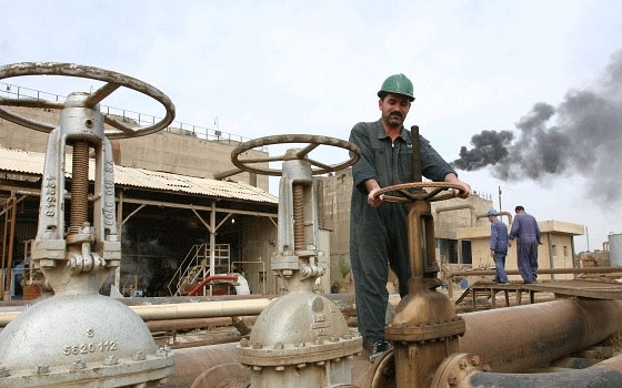   مصر اليوم - إرتفاع إنتاج النفط الليبي إلى 470 ألف برميل يومياً