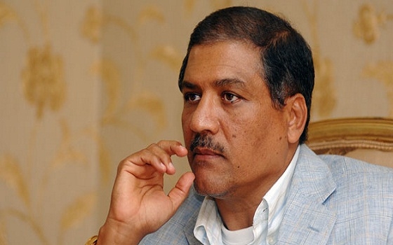   مصر اليوم - السادات يدين قصف غزة ويطالب الجامعة العربية بموقف حاسم