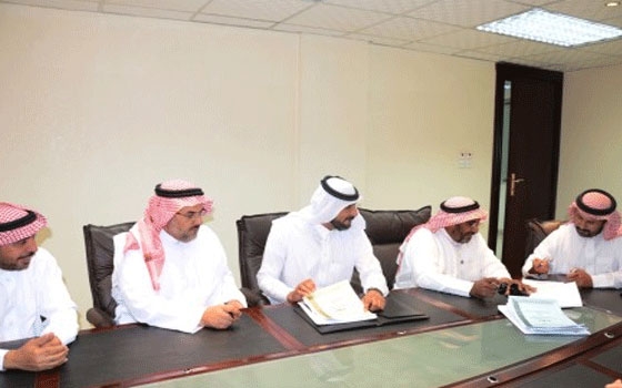   مصر اليوم - تعليم القصيم يوقع عقودًا لتشغيل المقاصف المدرسية