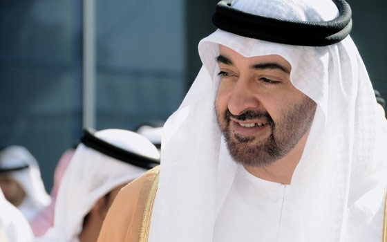   مصر اليوم - محمد بن زايد يستقبل أعضاء مكتب المشاريع التنمويَّة في مصر