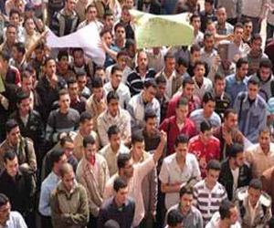 مصر اليوم - أوائل 5 جامعات يواصلون اعتصامهم أمام مجلس الوزراء