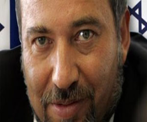   مصر اليوم - توجيه تهم التدليس وخيانة الأمانة إلى ليبرمان