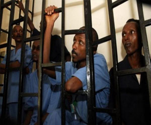 مصر اليوم - اليمن: الحكم بالسجن 10 سنوات على قراصنة صوماليين