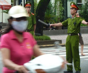 مصر اليوم - محاكمة 14 ناشطًا سياسيًا بتهمة التخريب في فيتنام