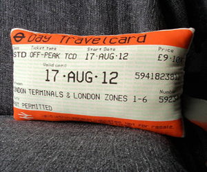   مصر اليوم - إصنع وسادتك الخاصة جدًا في منزلك ولن تجد له مثيل