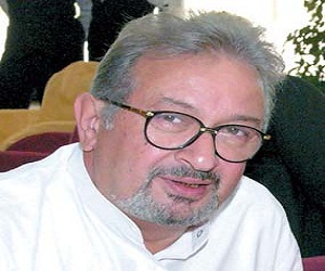 مصر اليوم - نور الشريف يُشارك فى مهرجان المسرح الخليجي في سلطنة عمان