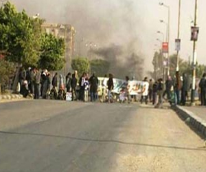 مصر اليوم - قطع طريق دولي في العريش احتجاجًا على توقيف مطلوب