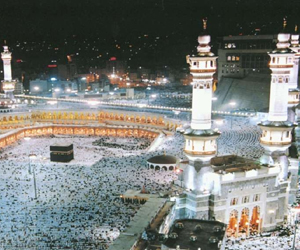   مصر اليوم - السعودية تعيد فرش 15 ألف سجادة في المسجد الحرام