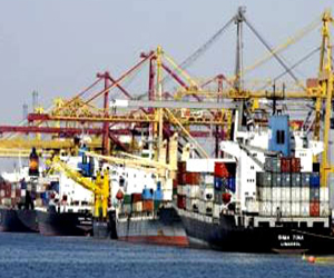   مصر اليوم - موانئ السويس تستقبل 48 ألف طن سكر و1650 سائحًا