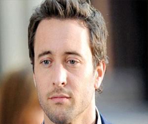   مصر اليوم - الممثل أليكس أولافين يرزق بصبي