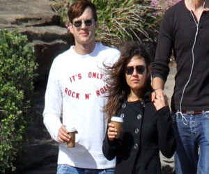   مصر اليوم - آشتون كوتشر وميلا كونيس يقضيان العطلة في استراليا