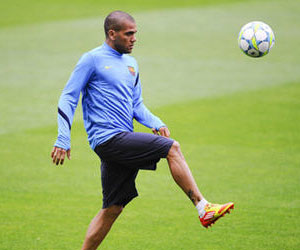 مصر اليوم - دانيال ألفيس ينضم إلى تدربيات برشلونة