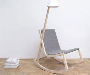 مصر اليوم - كرسي مرفق بمصباح يعمل من دون الكهرباء