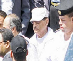 مصر اليوم - الكسب يتسلم تقارير الخبراء بشأن ثروات الشريف وحمدي ونافع