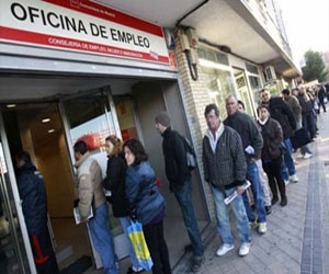 مصر اليوم - ربع الشعب اليوناني عاطل عن العمل