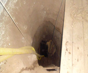 مصر اليوم - إحباط محاولة للتنقيب عن الآثار في جبانة باويل الأثرية الأقصرية