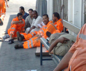   مصر اليوم - إدارة ميناء السخنة تحقق مع العمال المفصولين الأسبوع المقبل