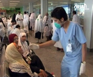 مصر اليوم - سوار معصم الحاج يسهل الإجراءات الصحية والإدارية له