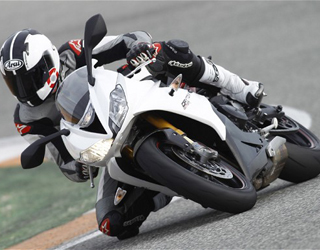   مصر اليوم - تريامف تطلق الدراجة البخاريةدايتونا 675R  2013