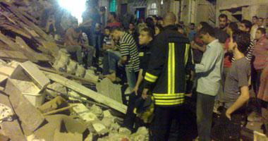   مصر اليوم - خلاء عقار مكون من 12 طابق وهدم 7 لانهيار جزء منه في الإسكندرية