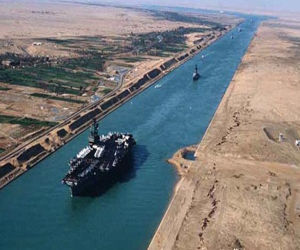   مصر اليوم - عبور 39 سفينة المجرى الملاحي لقناة السويس