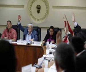   مصر اليوم - الحكومة الفنزويلية ترصد ميزانية تفوق 92 مليار دولار في سنة 2013