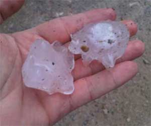   مصر اليوم - هطول أمطار غزيرة على إمارة الفجيرة والمناطق المجاورة