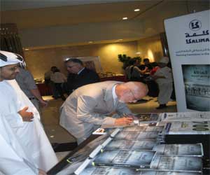   مصر اليوم - توقيع كتاب الصداقة في العصور القديمة في أبو ظبي