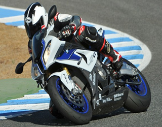 مصر اليوم - دراجة بي إم دبليو إتش بي فور الجديدة 5 نجوم