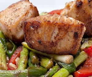   مصر اليوم - أطعمة لتحسين المزاج وتخفيف ضغوط الحياة اليومية