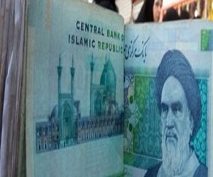   مصر اليوم - العملة الإيرانية تهبط إلى مستويات قياسية